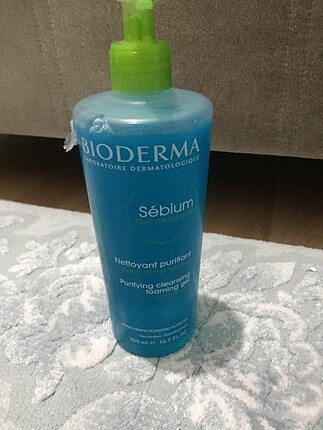 Bioderma yağlı ve karma ciltler için yıkama jeli