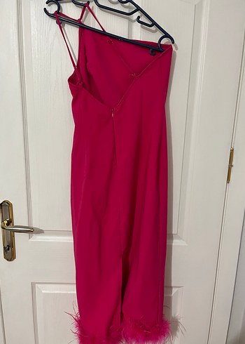 Pembe Tüy Detaylı Straplez Kalem Elbise - Görsel 8