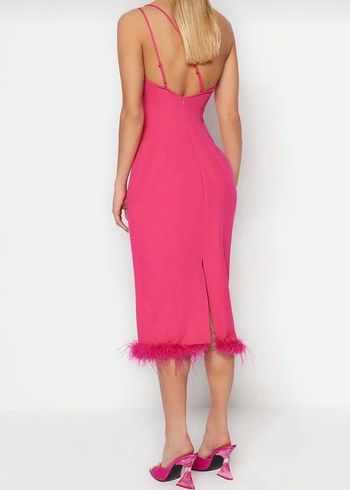 Pembe Tüy Detaylı Straplez Kalem Elbise - Görsel 2