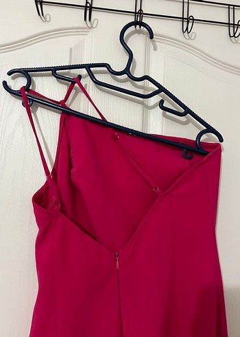 Pembe Tüy Detaylı Straplez Kalem Elbise - Görsel 7