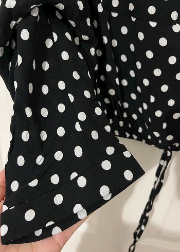 Düğmeli Siyah Puantiyeli Mini Bluz - Görsel 2