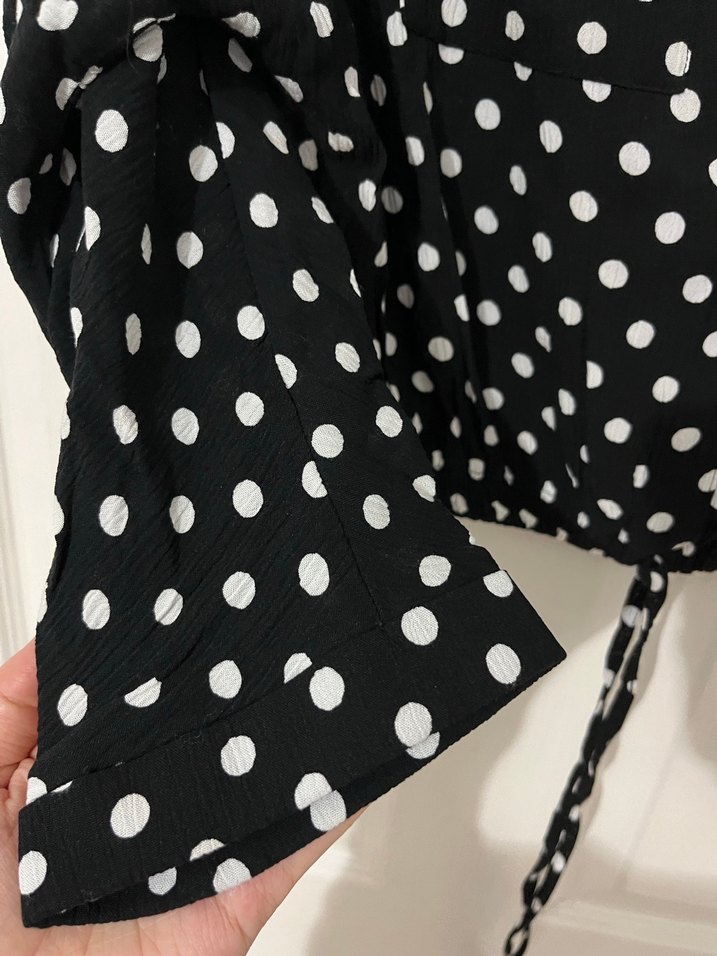 Düğmeli Siyah Puantiyeli Mini Bluz - Görsel 2