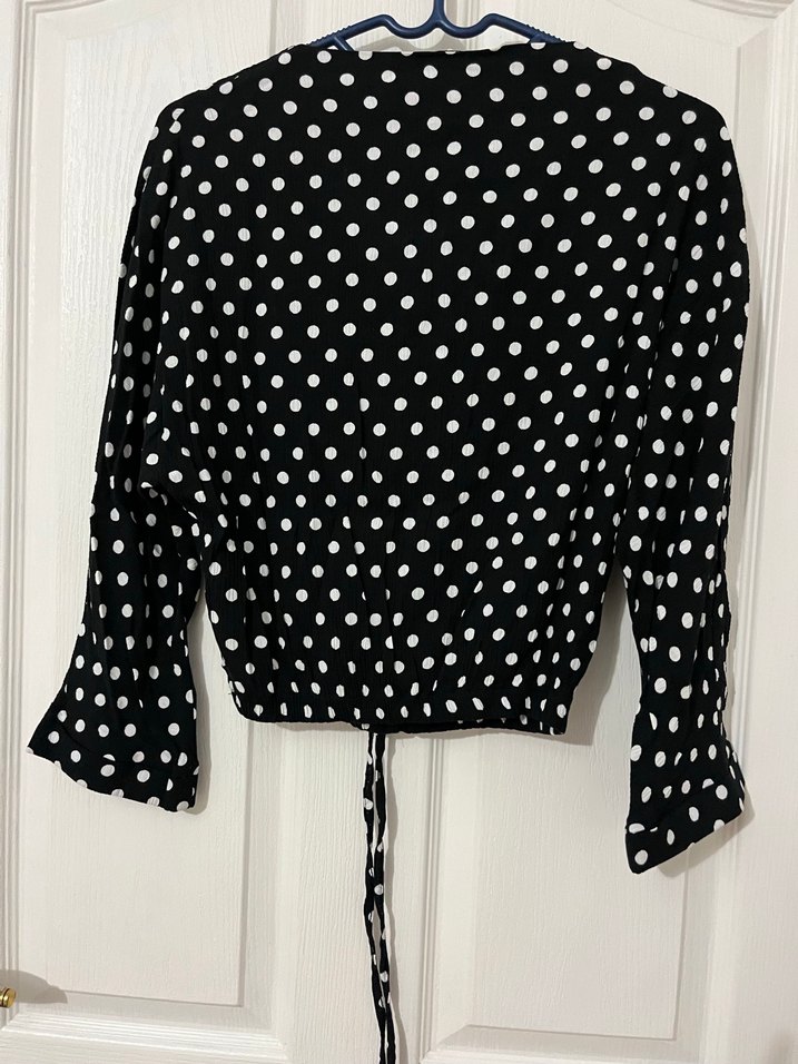 Düğmeli Siyah Puantiyeli Mini Bluz - Görsel 3