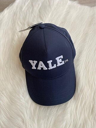 Yale university şapka Zara