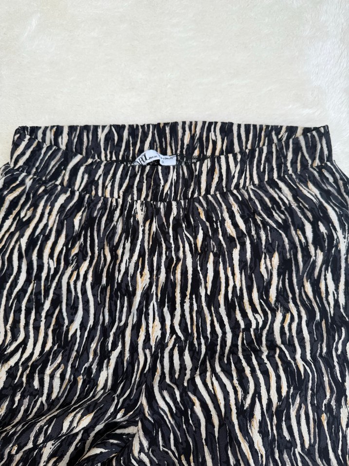 Kadın Kahverengi Zebra Desenli Pilili Kumaş Pantolon - Görsel 2