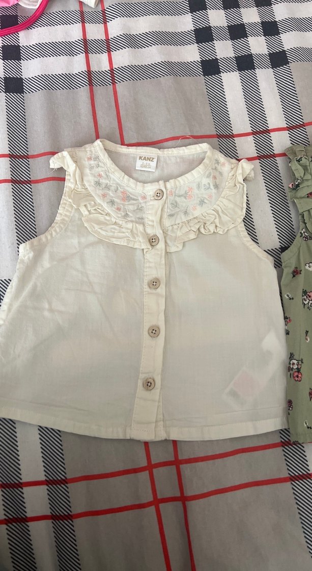 Kız Çocuk Nakışlı Düğmeli Kolsuz gömlek - Görsel 2