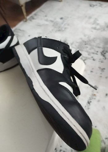 Nike Siyah Beyaz Bağcıklı Spor Ayakkabı - Görsel 2