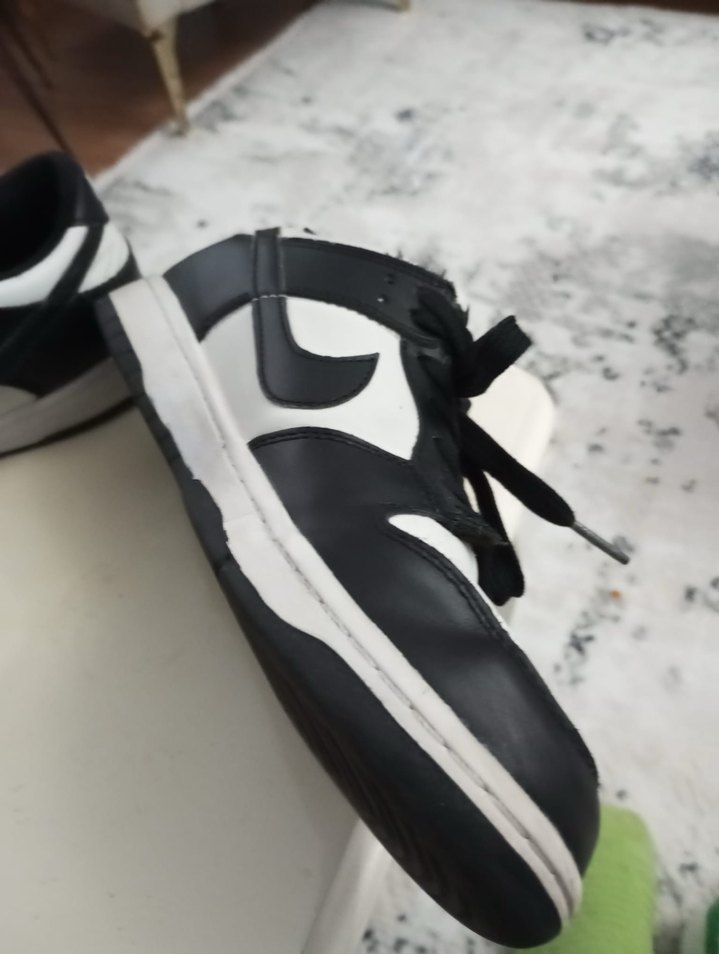 Nike Siyah Beyaz Bağcıklı Spor Ayakkabı - Görsel 2