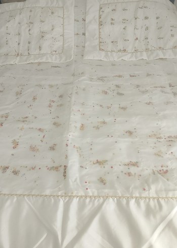 Nakışlı Beyaz boncuklu Pastel Yatak Örtüsü - Görsel 4