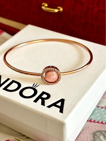 Pandora Pandora