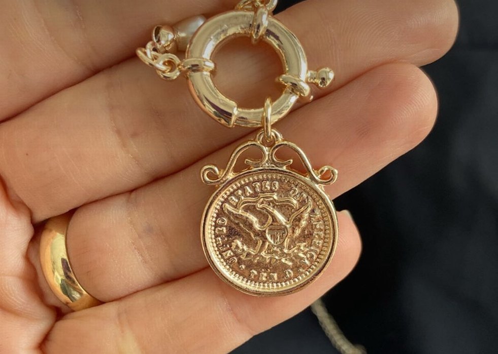 Gold Zincir Detaylı Madalyon Kolye - Görsel 2