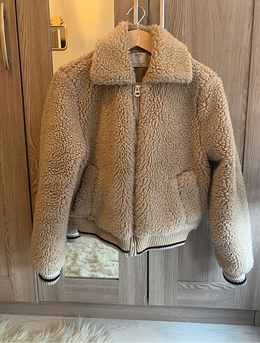 Bershka Mont