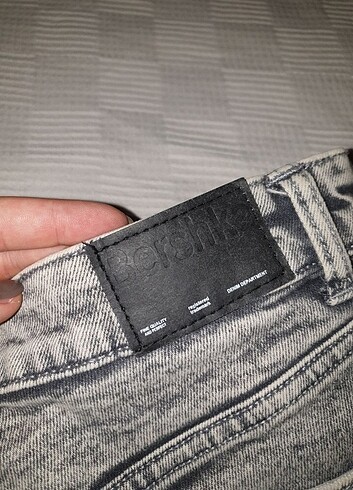 36 Beden gri Renk Bershka Denim Şort