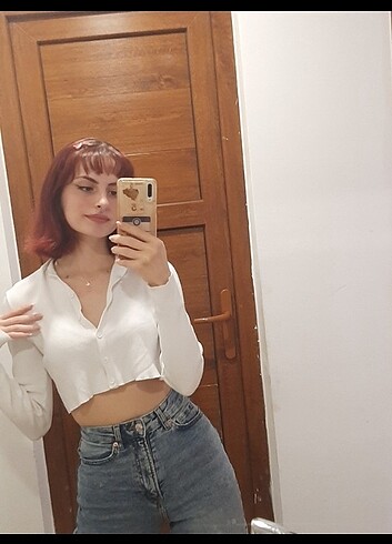 Beyaz kadın düğmeli crop