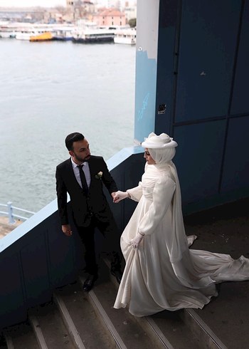 Beyaz Saten Kadın Şapka Fiyonk Detaylı - Görsel 3