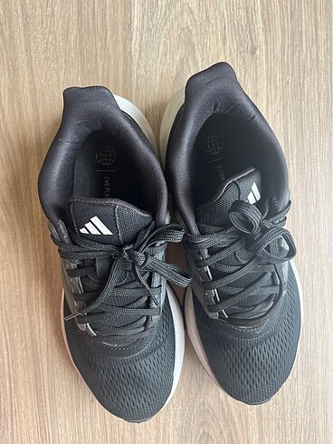 36 Beden Adidas yürüyüş ayakkabısı