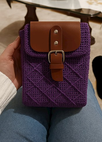 Bershka El Yapımı Bej Nakışlı Örgü Kadın Çapraz Çanta