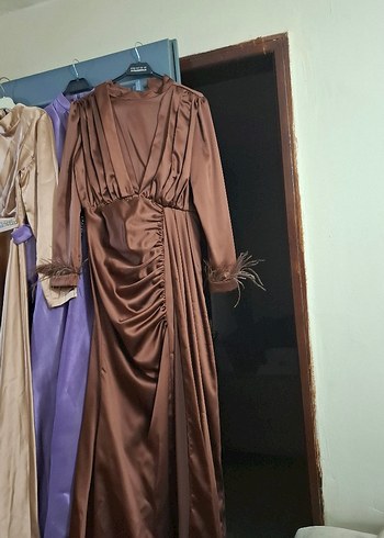 Klasik Elegan Drapeli Uzun Bej Abiye Elbise