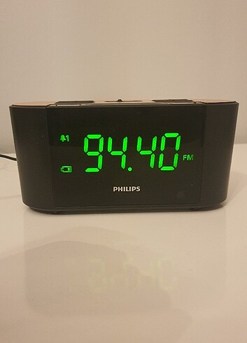 Philips radyo saat alarm özellikli