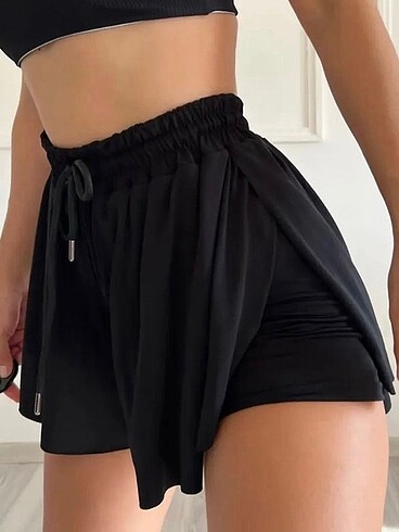 Siyah içi taytlı şort etek
