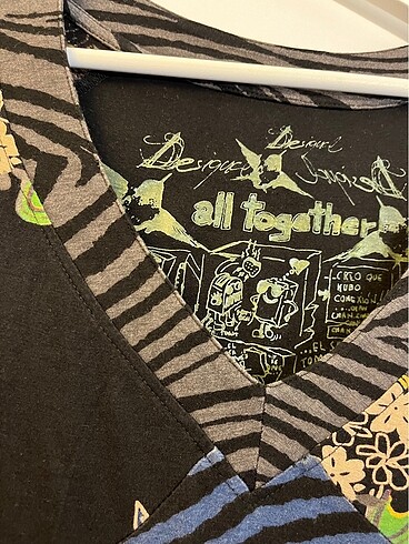 Desigual Desigual XS desenli ve işlemeli elbise