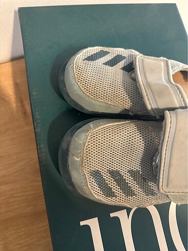 24 Beden Adidas sandalet