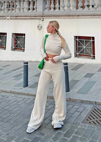 Beyaz Yüksek Yakalı Kadın tiriko Eşofman Takımı - Görsel 5