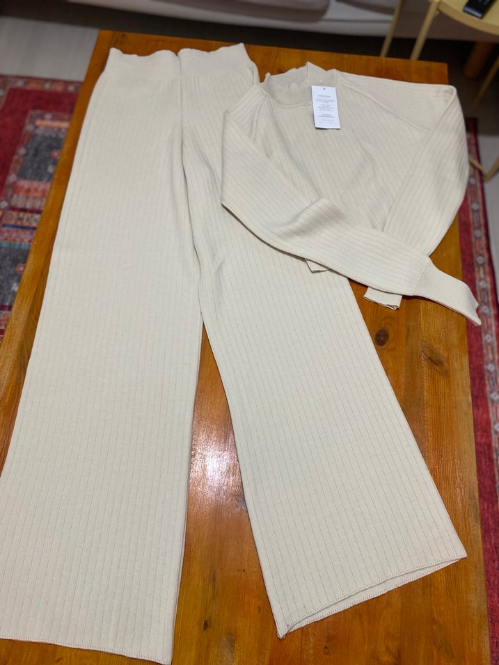 Beyaz Yüksek Yakalı Kadın tiriko Eşofman Takımı - Görsel 2