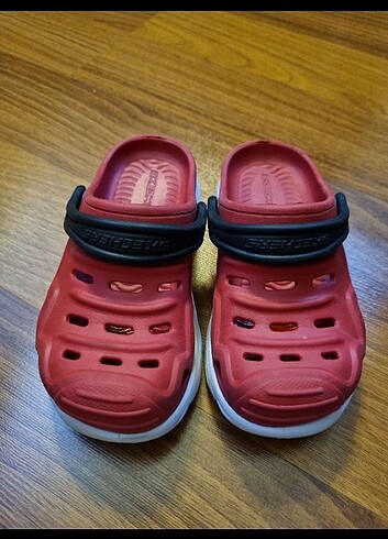 Skechers 25 numara terlik