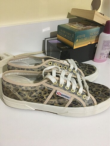 Leopar desenli orjinal superga