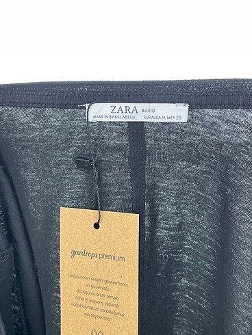 m Beden siyah Renk Zara T-shirt %70 İndirimli.