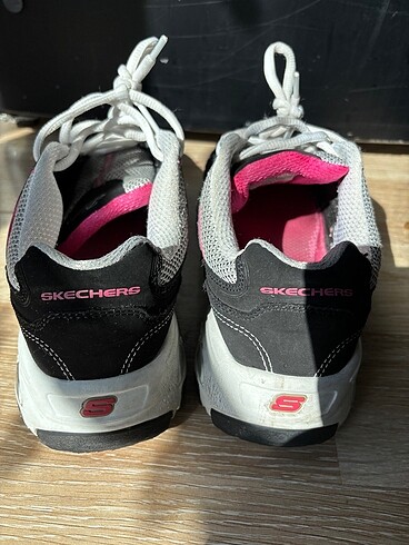 38,5 Beden Skechers