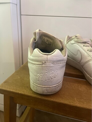 44 Beden beyaz Renk Nike ayakkabi