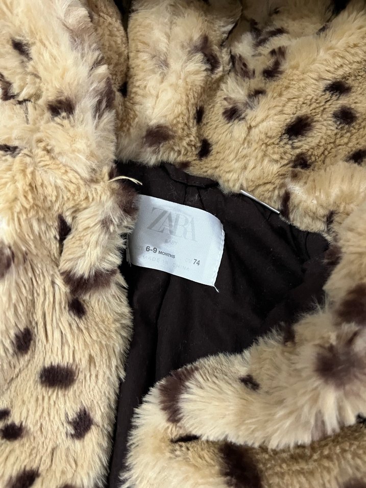 Kız Çocuk Leopar Desenli Kapüşonlu Kürklü Mont - Görsel 4