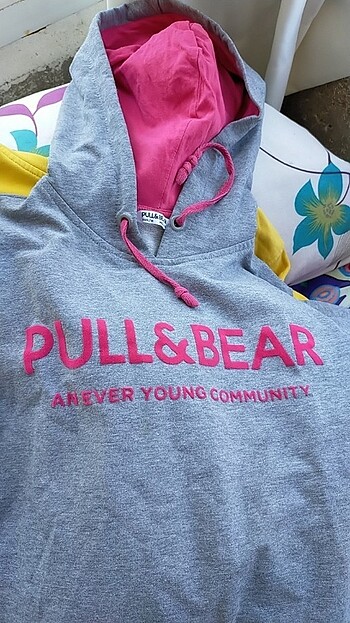 m Beden Pull and bear sweatshirt 