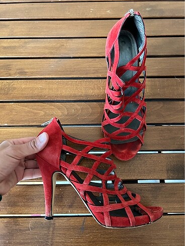 Fellini Kırmızı sürt topuklu ayakkabı