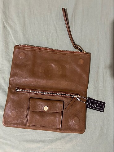 Beden Mulbery clutch