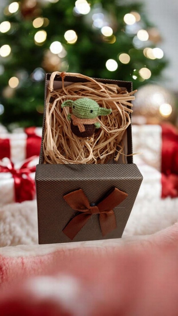 El Yapımı Küçük Yeşil Bebek Peluş Oyuncak - Görsel 4