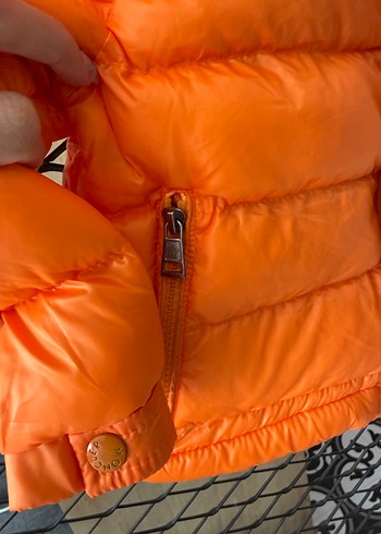 Kaz Tüyü Turuncu Kapüşonlu Erkek Çocuk Mont - Görsel 2