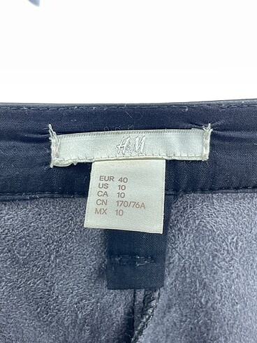 40 Beden siyah Renk H&M Kumaş Pantolon %70 İndirimli.