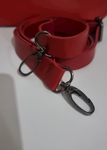 Beden Kırmızı Deri Tokalı Kadın Çanta