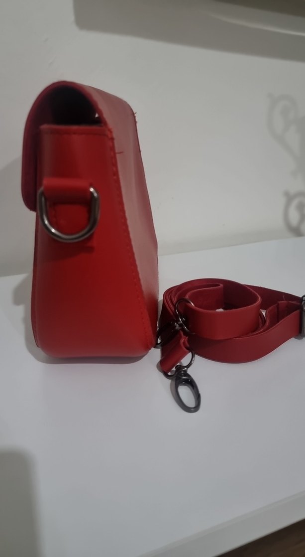 Kırmızı Deri Tokalı Kadın Çanta - Görsel 4