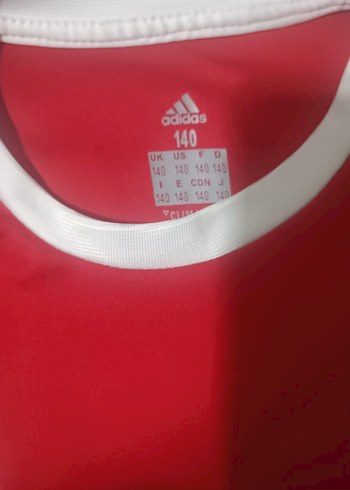 Kırmızı Manchester United Forma ve Beyaz Şort - Görsel 2