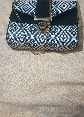 Kadın siyah beyaz Baskılı Tokalı Çanta - Görsel 2