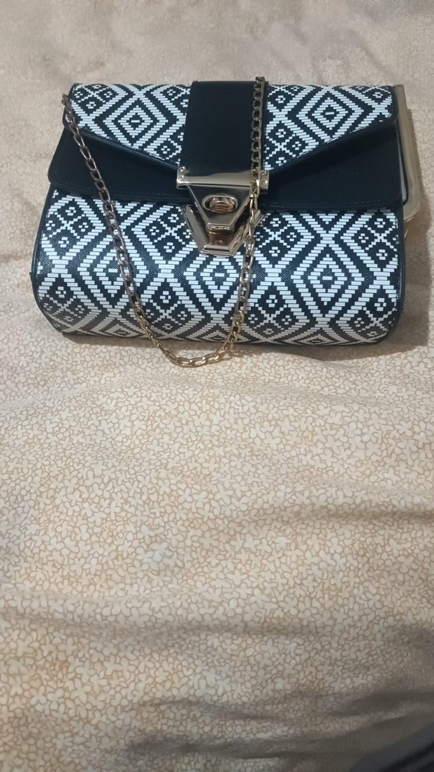 Kadın siyah beyaz Baskılı Tokalı Çanta - Görsel 2