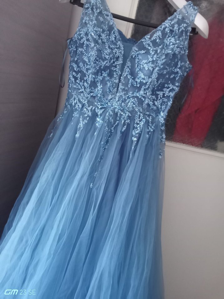 Mavi Dantel İşlemeli Uzun V-Yaka Abiye Elbise - Görsel 2