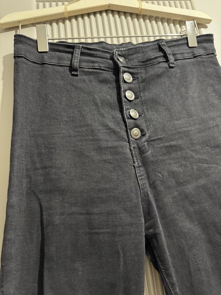 Düğmeli Siyah Kadın dar Paça Kot - Görsel 2