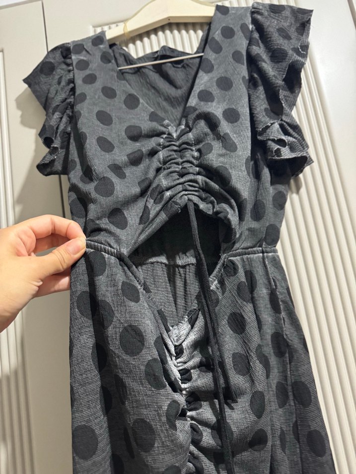 Uzun Siyah Puantiyeli Fırfırlı Elbise - Görsel 3