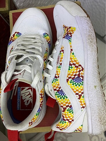 38 Beden Vans UltraRange Exo Pride Ayakkabı