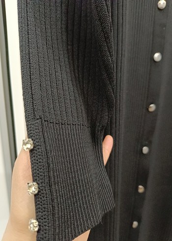 Düğmeli Siyah Uzun Triko hırka - Görsel 3